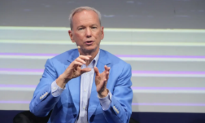 Cựu CEO Google Eric Schmidt phát biểu tại Hội nghị Sifted Summit vào ngày 8/10 vừa qua.