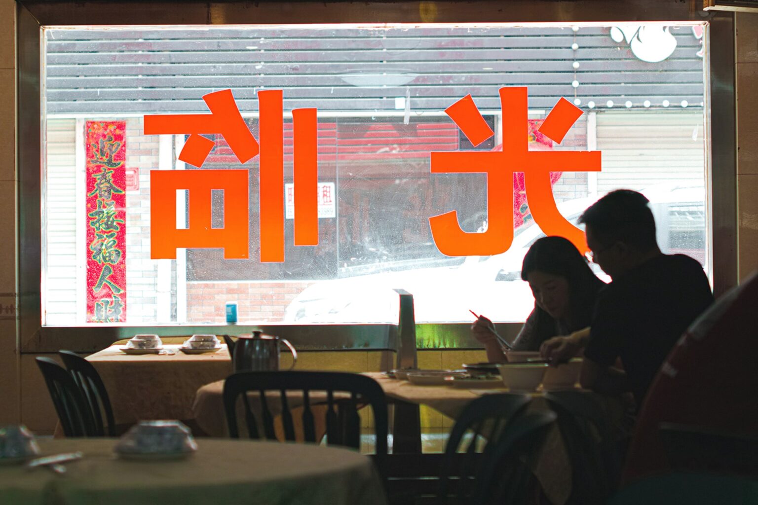 Sự hoài nghi hiện vẫn còn, sau khi có thông tin tiết lộ rằng nhà bếp của Xibei sử dụng bông cải xanh được bảo quản bằng "công nghệ giữ tươi".