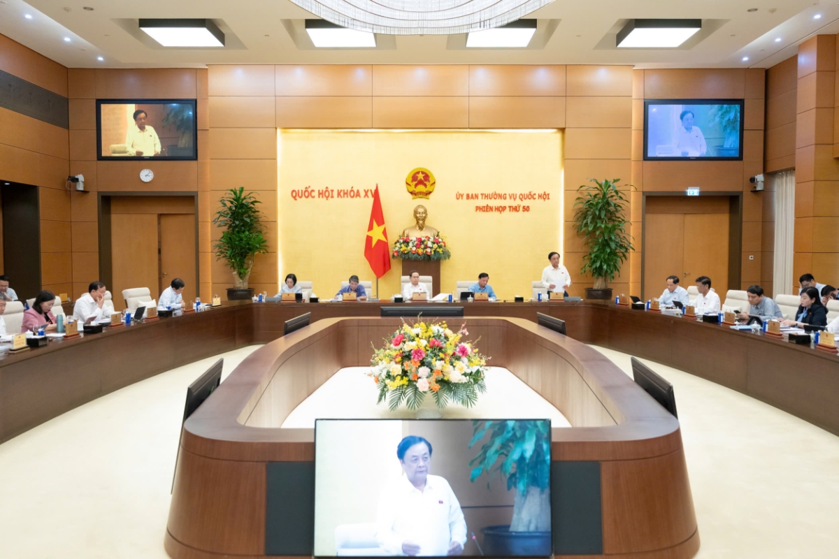 Phó Chủ tịch Quốc hội Lê Minh Hoan điều hành phiên thảo luận. Ảnh: Quốc hội.