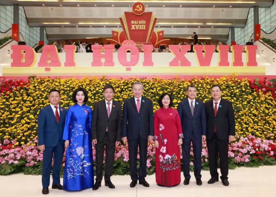 Tổng Bí thư Tô Lâm với các đại biểu Trung ương và thành phố Hà Nội. Ảnh: Hà Nội Mới