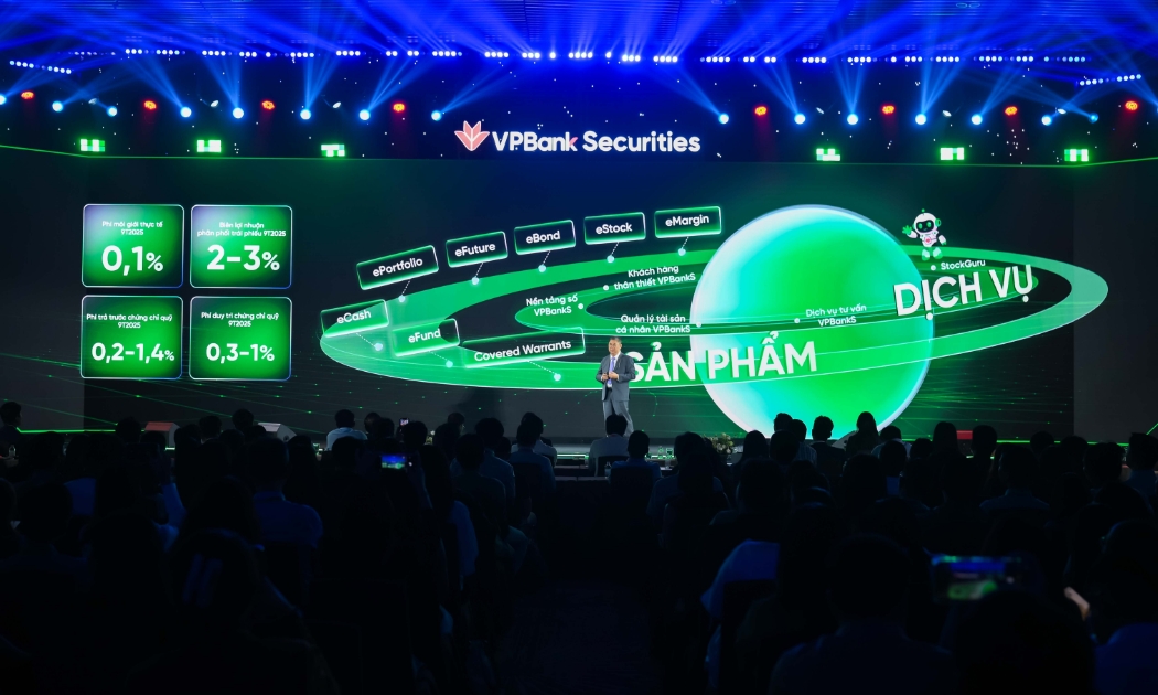 Ông Vũ Hữu Điền, Thành viên HĐQT, Tổng Giám đốc VPBankS chia sẻ tại roadshow.