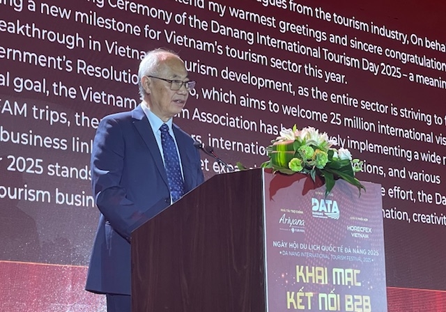 Ông Vũ Thế Bình, Chủ tịch Hiệp hội Du lịch Việt Nam phát biểu khai mạc. Ảnh Ngô Anh Văn