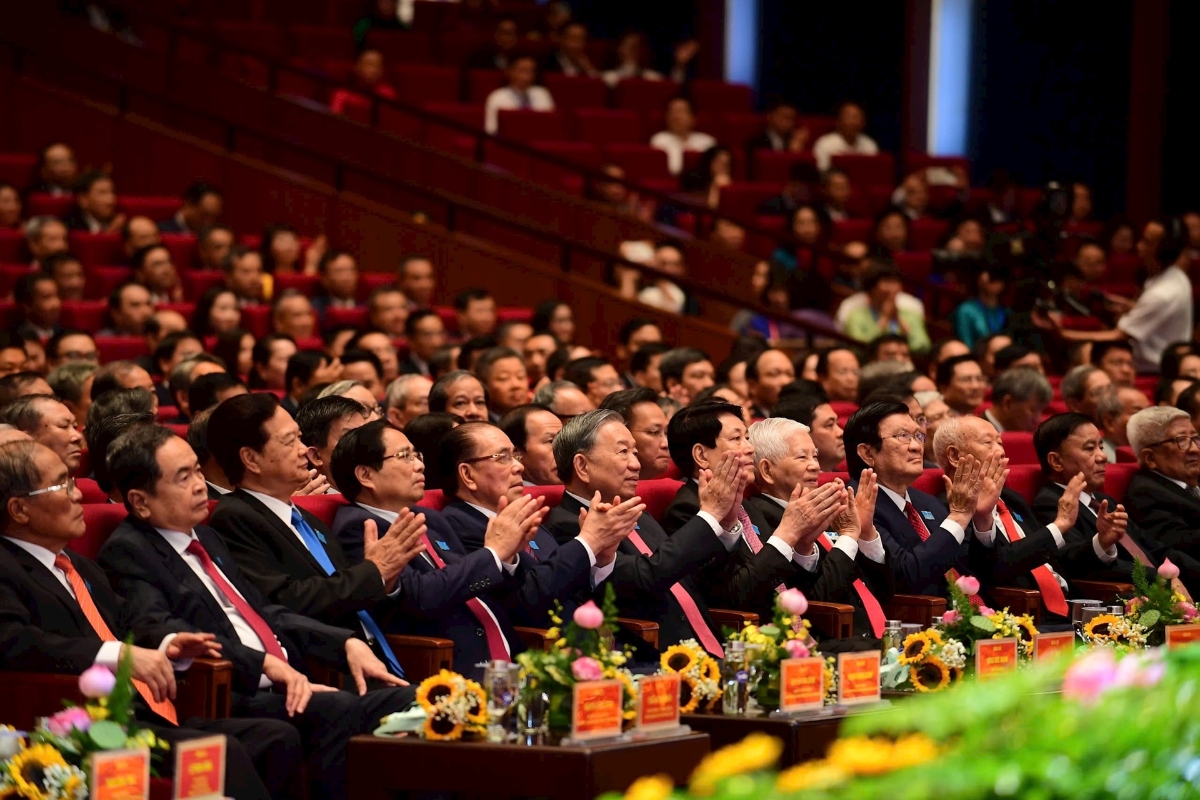 Tổng Bí thư Tô Lâm cùng các đồng chí lãnh đạo, nguyên lãnh đạo Đảng, Nhà nước dự Đại hội đại biểu Đảng bộ thành phố Hà Nội lần thứ XVIII.&nbsp;Ảnh: Hà Nội Mới