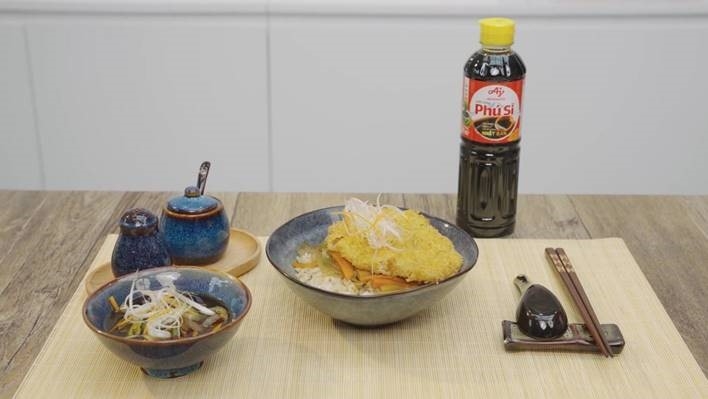 Thịt heo chiên xù kiểu Nhật Tonkatsu có đa dạng cách thưởng thức, phù hợp cho bữa ăn tiện lợi nhưng đủ chất.