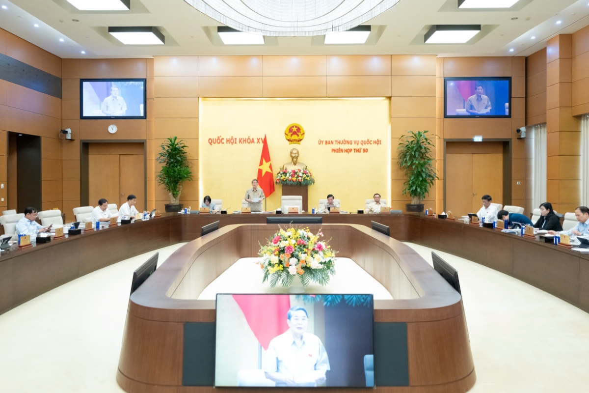 Quang cảnh Phiên thảo luận