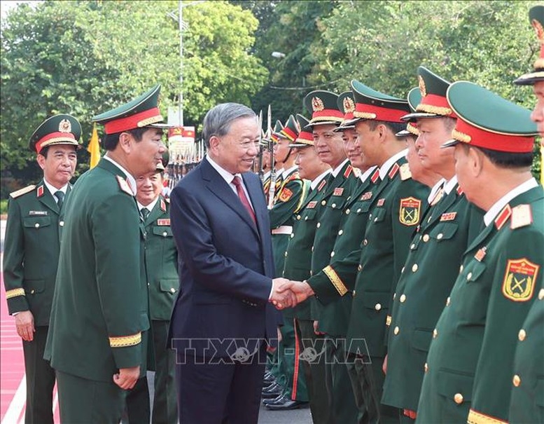 Tổng Bí thư Tô Lâm dự Lễ kỷ niệm 80 năm Ngày truyền thống Lực lượng vũ trang Quân khu 1 - Ảnh: TTXVN