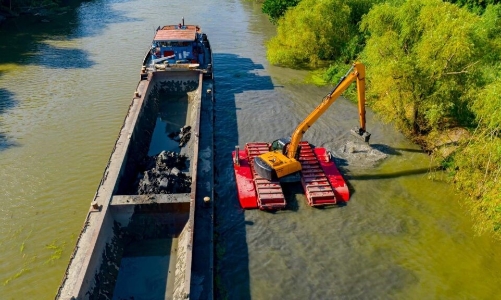 Từ bùn thải nạo vét sông đến vật liệu xanh: Những bài học kinh nghiệm quốc tế
