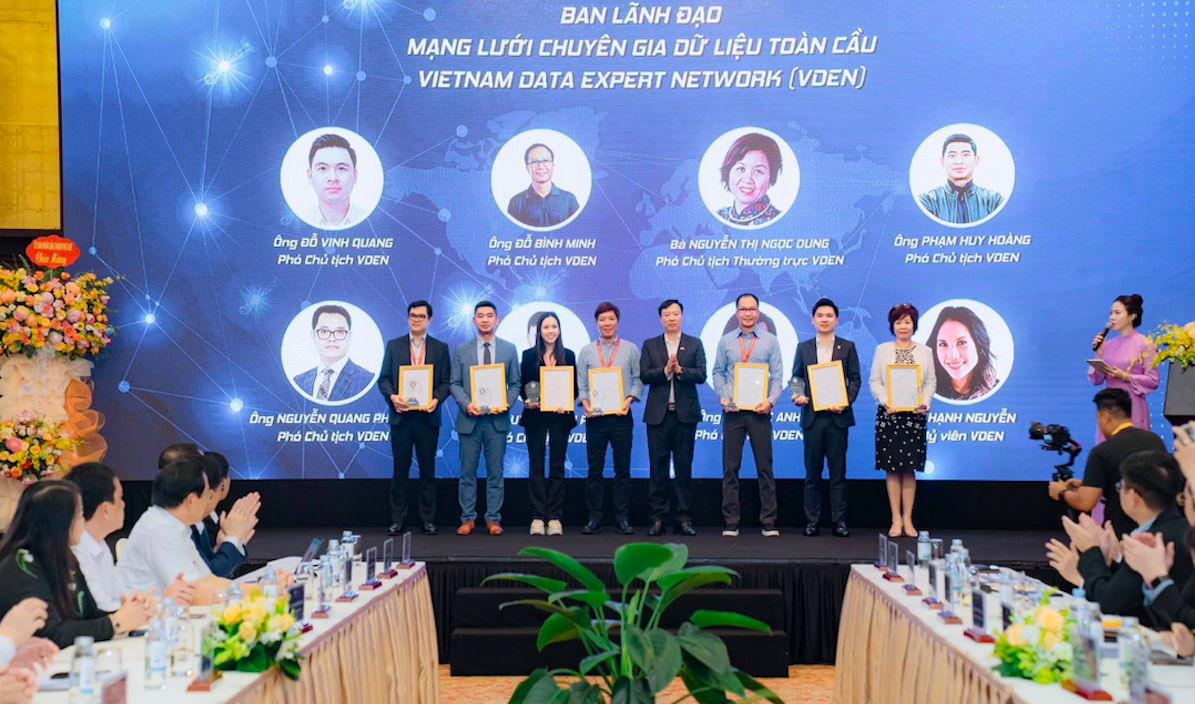 Ra mắt ban lãnh đạo của Mạng lưới Chuyên gia Dữ liệu Toàn cầu.