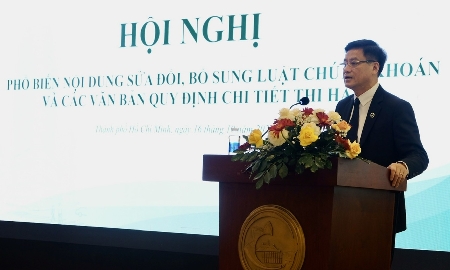 Ông Hoàng Văn Thu, Phó Chủ tịch UBCKNN phát biểu tại Hội nghị ngày 16/10.