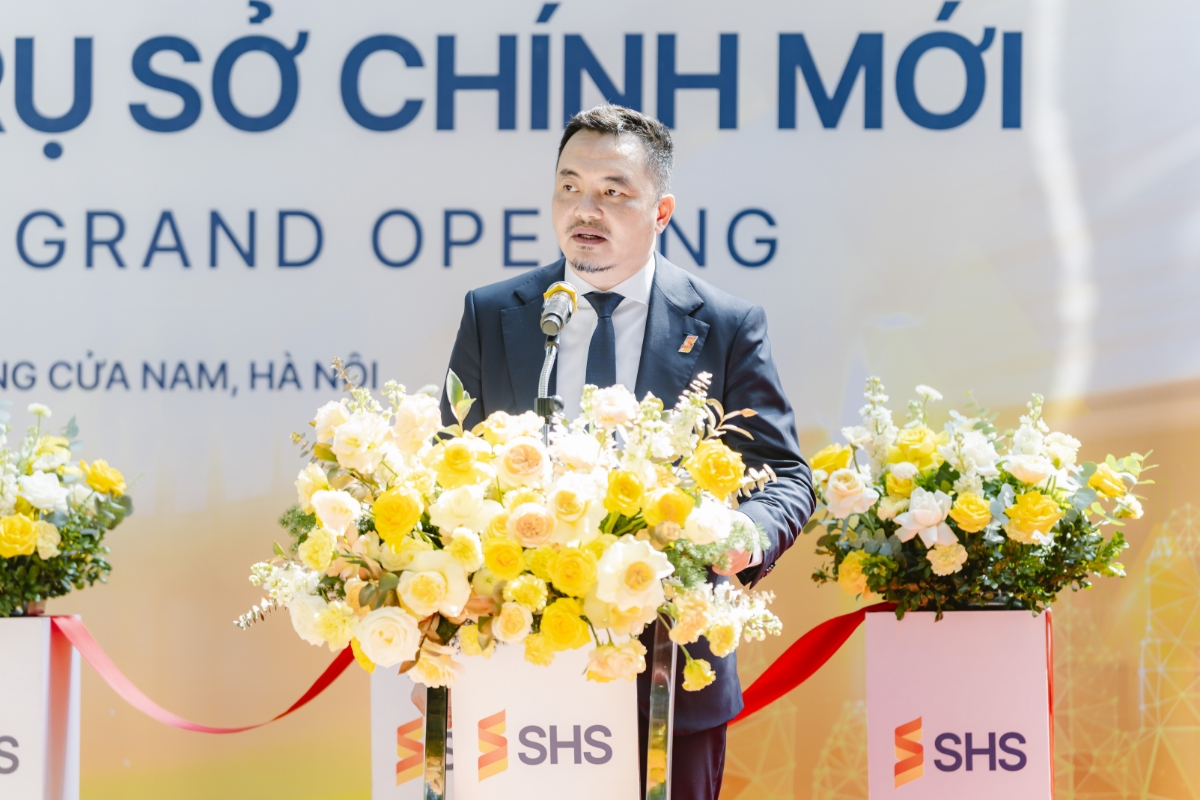 Ông Nguyễn Chí Thành - Tổng giám đốc SHS phát biểu tại Lễ khai trương.