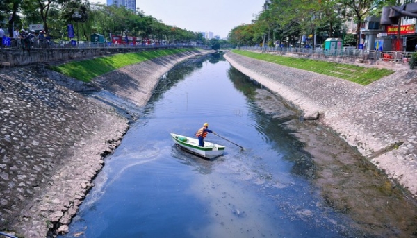 Một đoạn sông Tô Lịch.