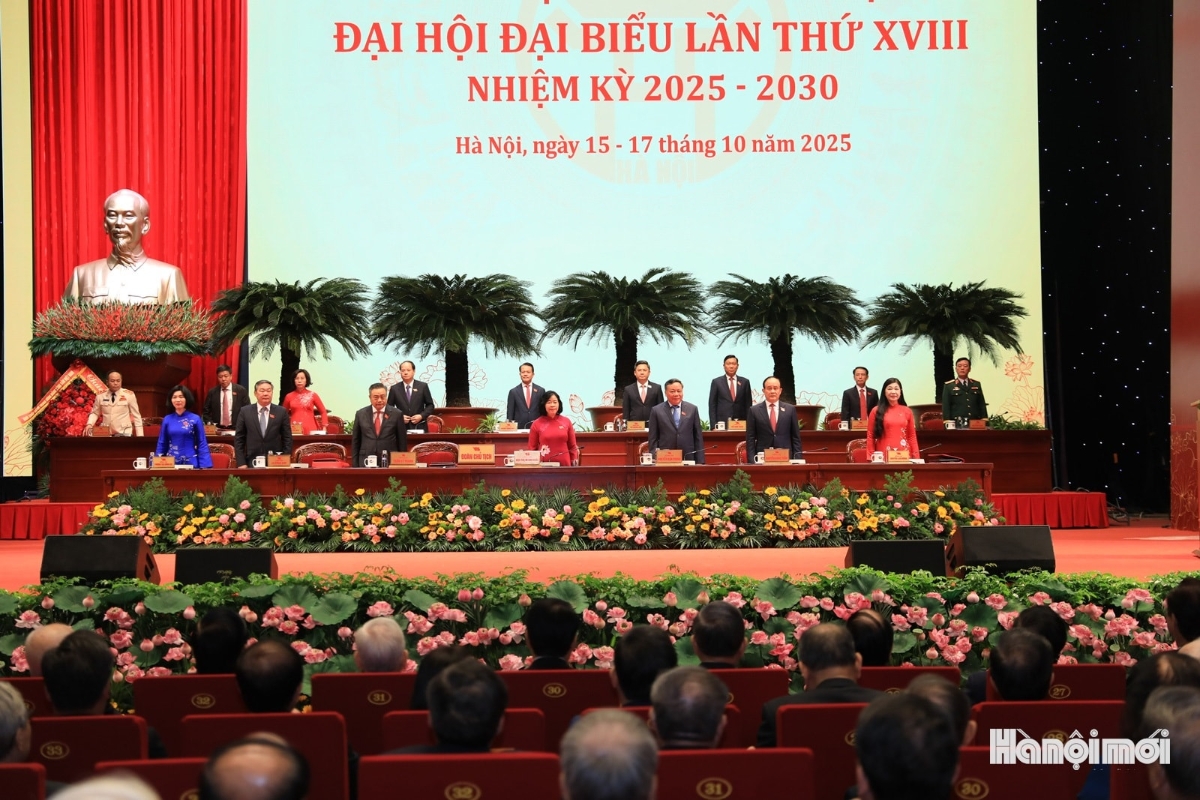 Đoàn Chủ tịch Đại hội. Ảnh: Báo Hà Nội Mới