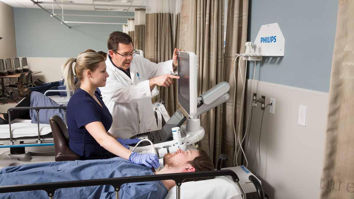 Việc phụ thuộc quá lớn vào AI trong bối cảnh nguồn dữ liệu chưa đủ tin cậy có thể gây ra hậu quả nghiêm trọng cho bệnh nhân. Ảnh: NAIT