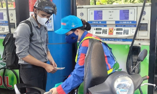 Giá xăng dầu đồng loạt giảm, xăng RON95-III về dưới 20.000 đồng/lít