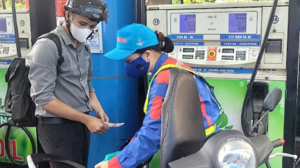 Giá xăng dầu đồng loạt giảm, xăng RON95-III về dưới 20.000 đồng/lít