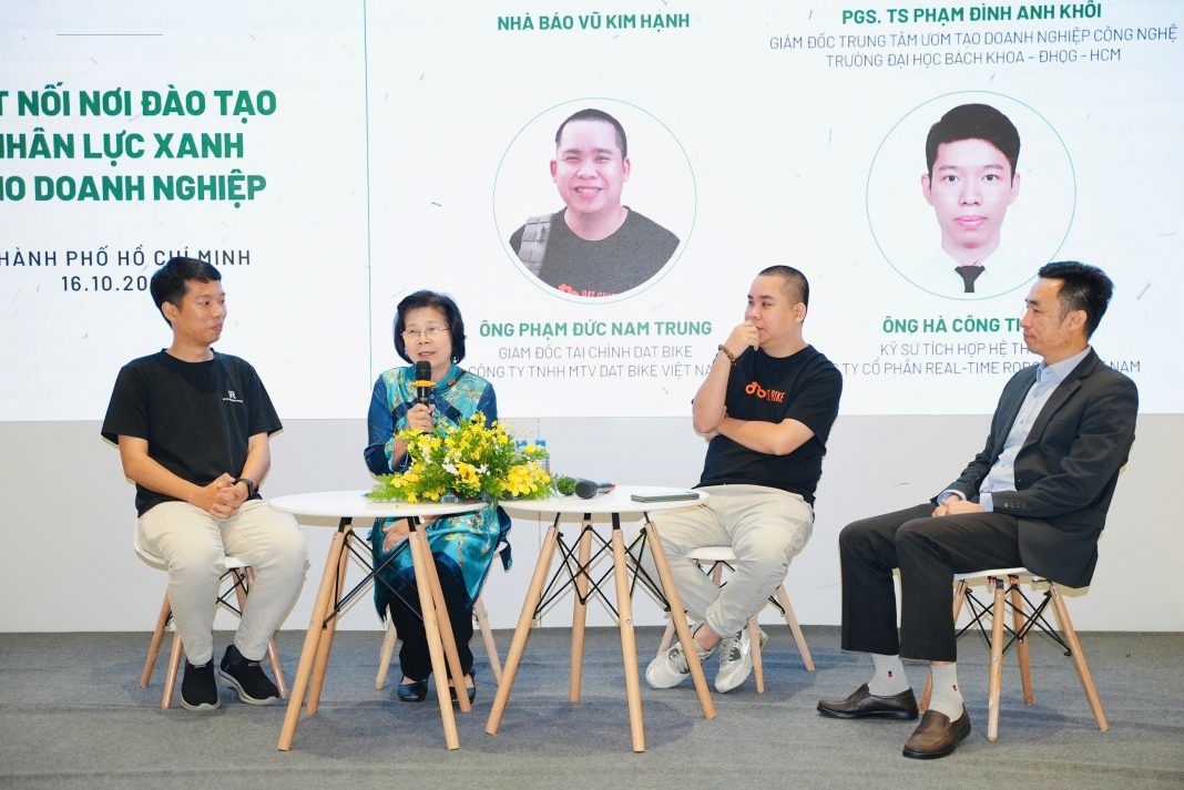 Các diễn giả tại tọa đàm.