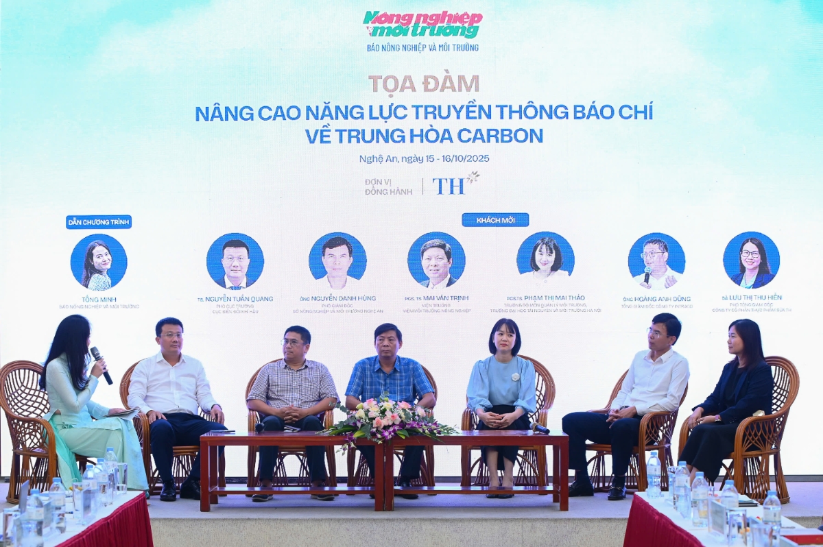 Các diễn giả tham gia phiên toạ đàm