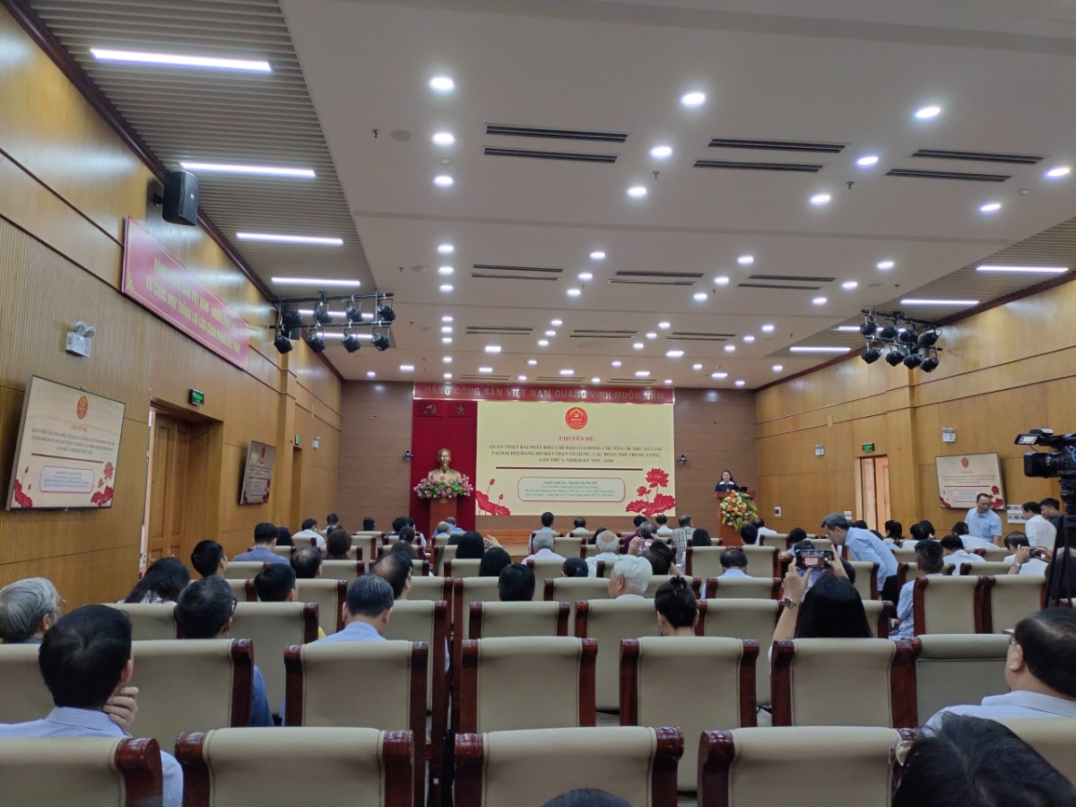 Toàn cảnh Hội nghị.