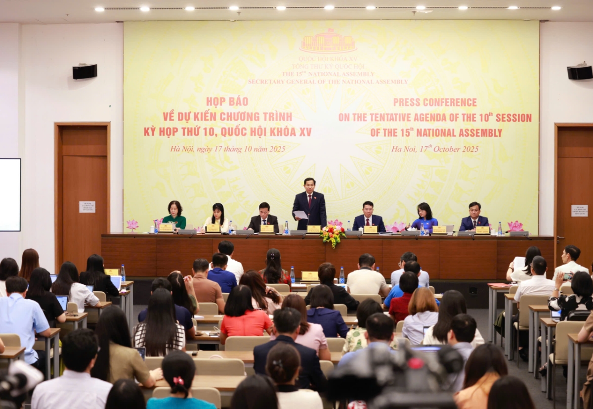 Quang cảnh buổi họp báo.