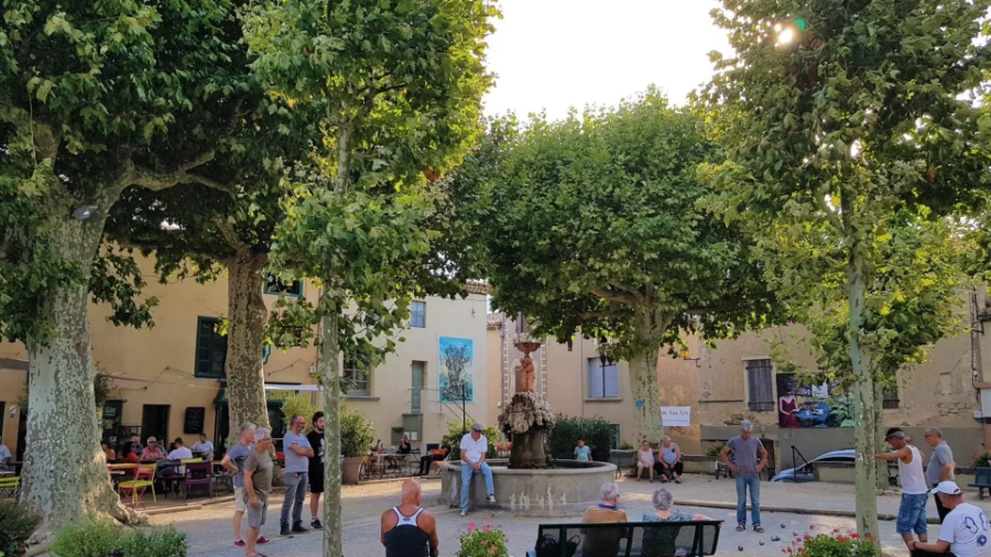 "Du lịch sách” giống như một cách du hành nội tâm. Ảnh: Grand Carcassonne