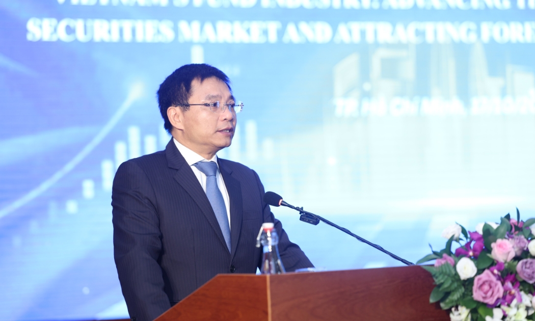 Bộ trưởng Bộ Tài chính Nguyễn Văn Thắng chủ trì Hội nghị “Ngành quỹ trong tiến trình phát triển thị trường chứng khoán và thu hút dòng vốn đầu tư gián tiếp vào Việt Nam”.