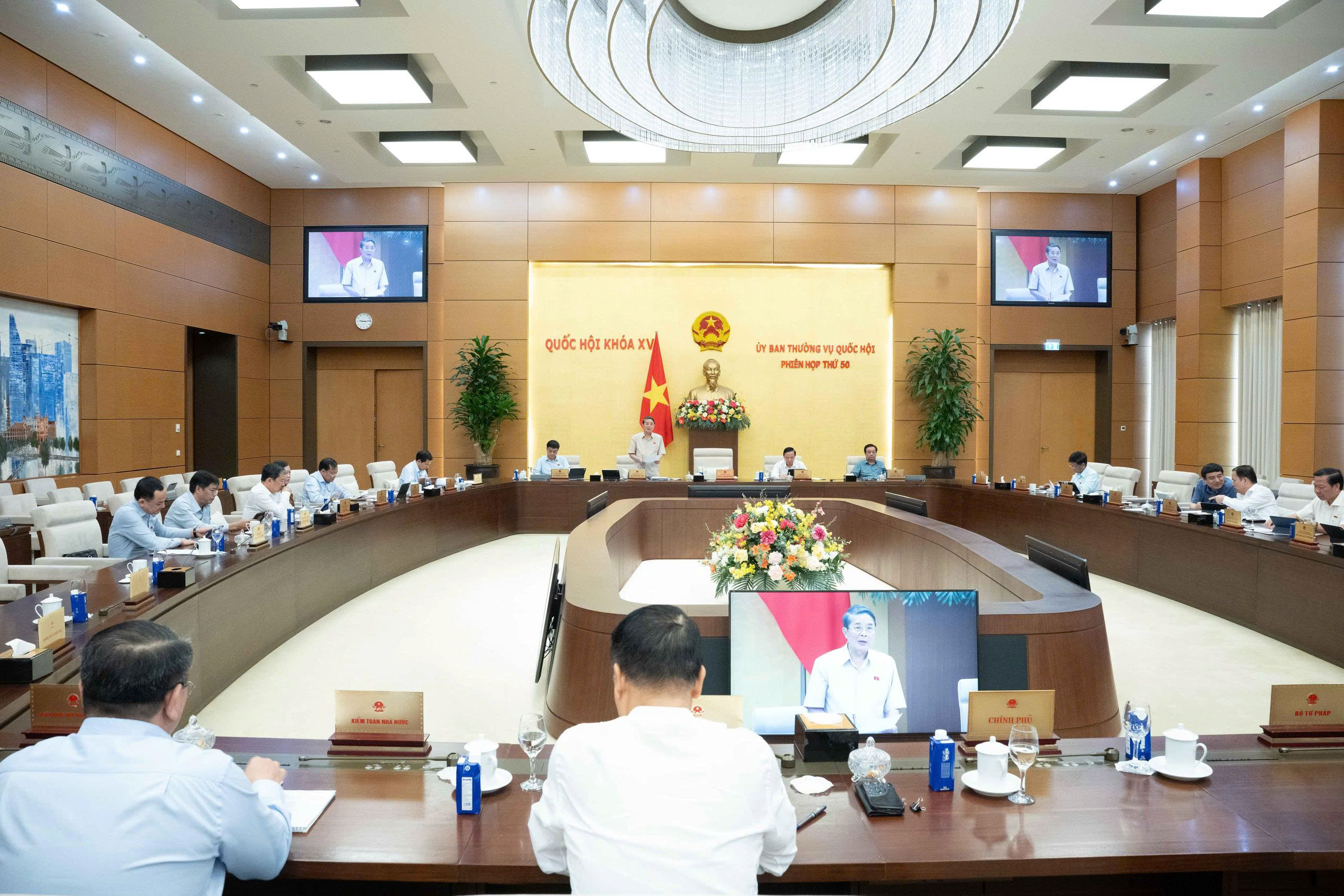 Toàn cảnh cuộc họp.