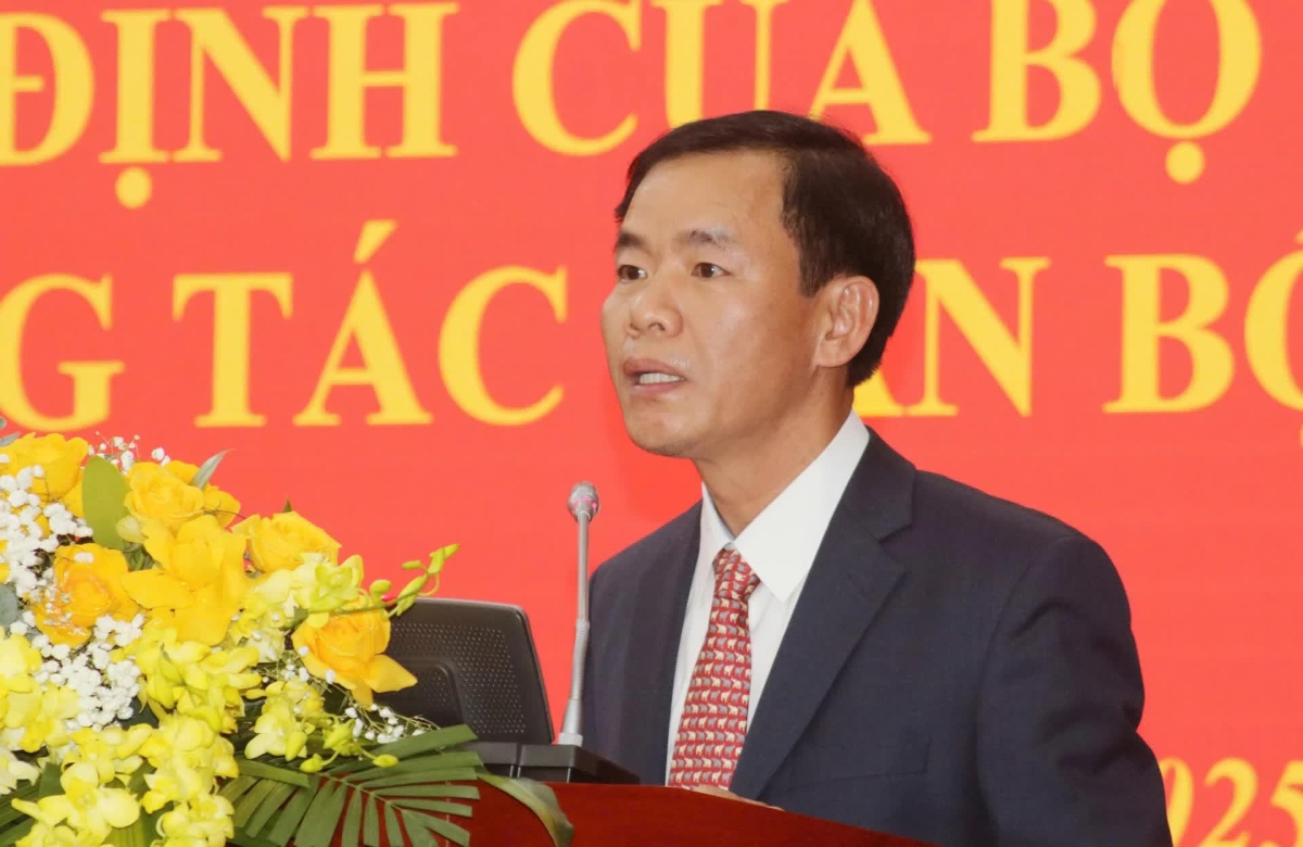 Bí thư Tỉnh ủy Quảng Trị Nguyễn Văn Phương phát biểu nhận nhiệm vụ.