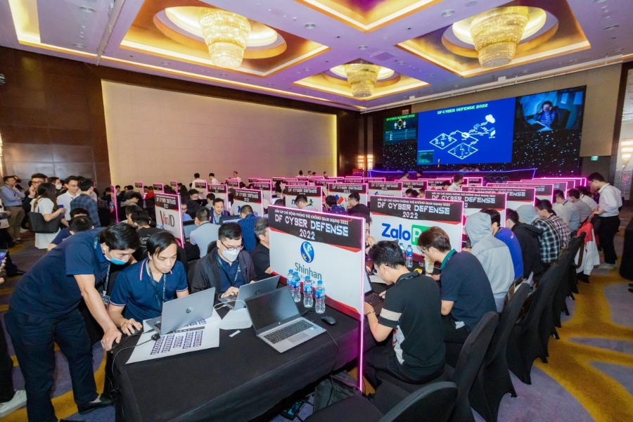 Ảnh tại cuộc thi an ninh mạng Cyber Defense. 