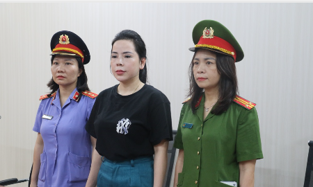 Bắt nhóm đối tượng giả bác sĩ lừa đảo hàng ngàn người dân Nghệ An