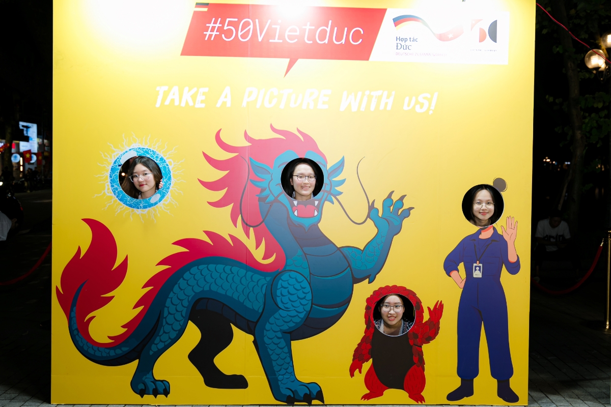 Một cảnh trưng&nbsp; bày tại Lễ hội Đức.