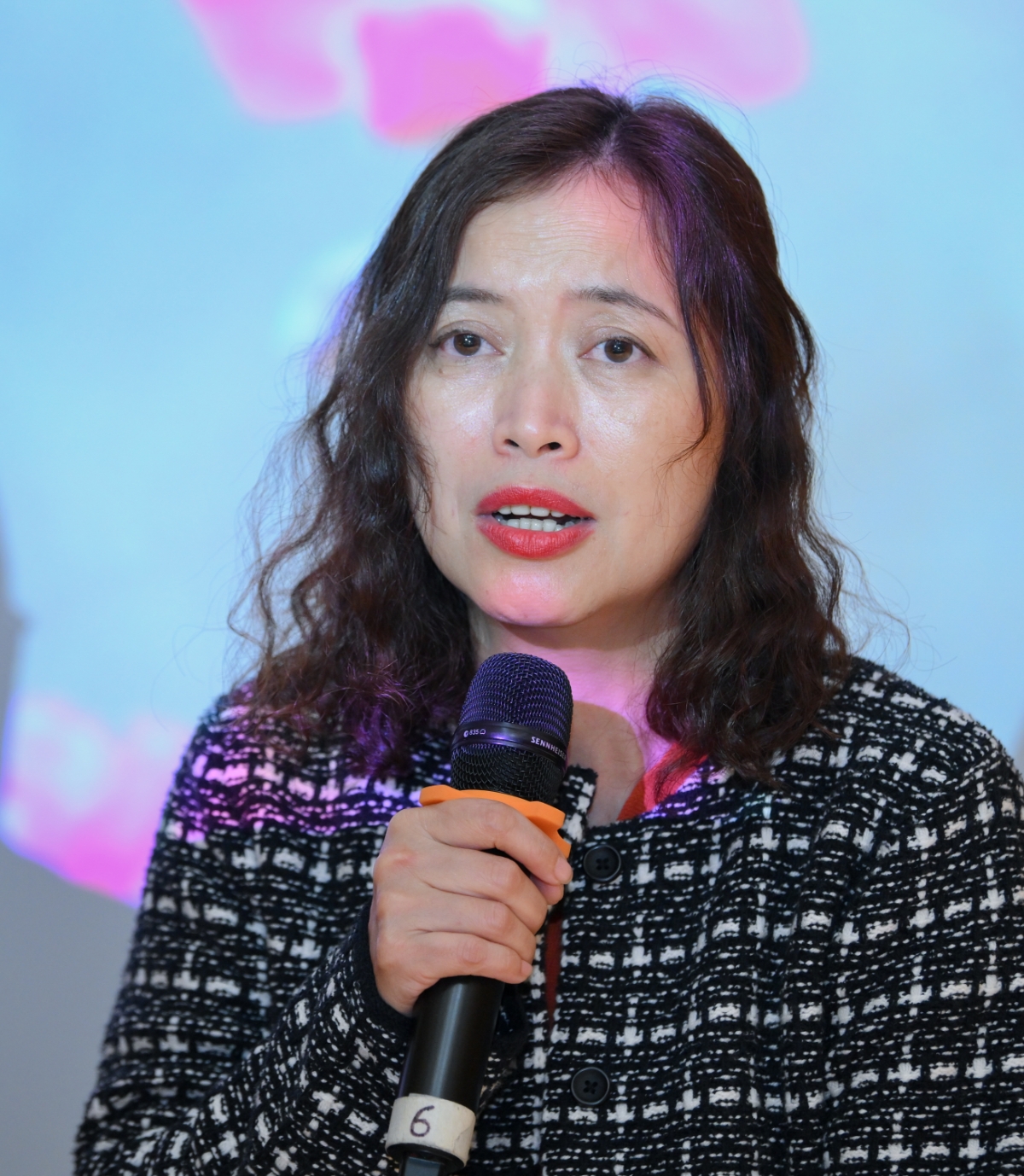 Bà Hoàng Thị Tố Nga, Giám đốc Ngành Nguyên liệu Hóa chất, DKSH Việt Nam, chia sẻ tại chương trình