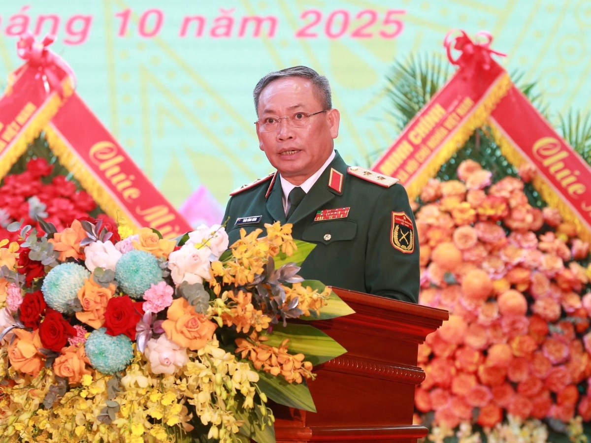 Trung tướng Trần Công Chính, Tổng cục trưởng Tổng cục II trình bày diễn văn tại buổi Lễ.&nbsp;