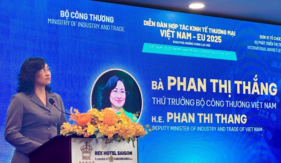 Thứ trưởng Phan Thị Thắng phát biểu tại Diễn đàn.