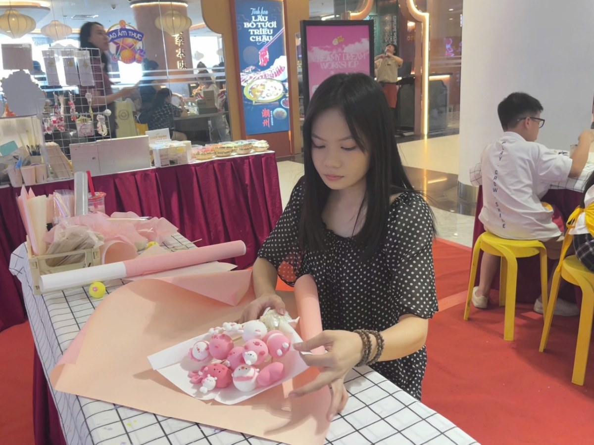 Trải nghiệm workshop tự tay làm quà tặng người thân nhân dịp 20/10