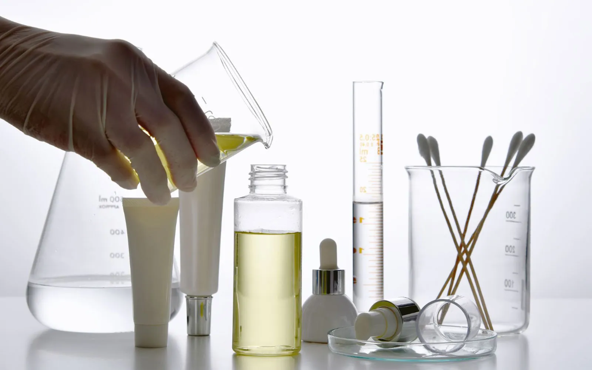 Các kết quả thử nghiệm được in trên nhãn mỹ phẩm đang khiến người tiêu dùng nghi ngờ hơn bao giờ hết.