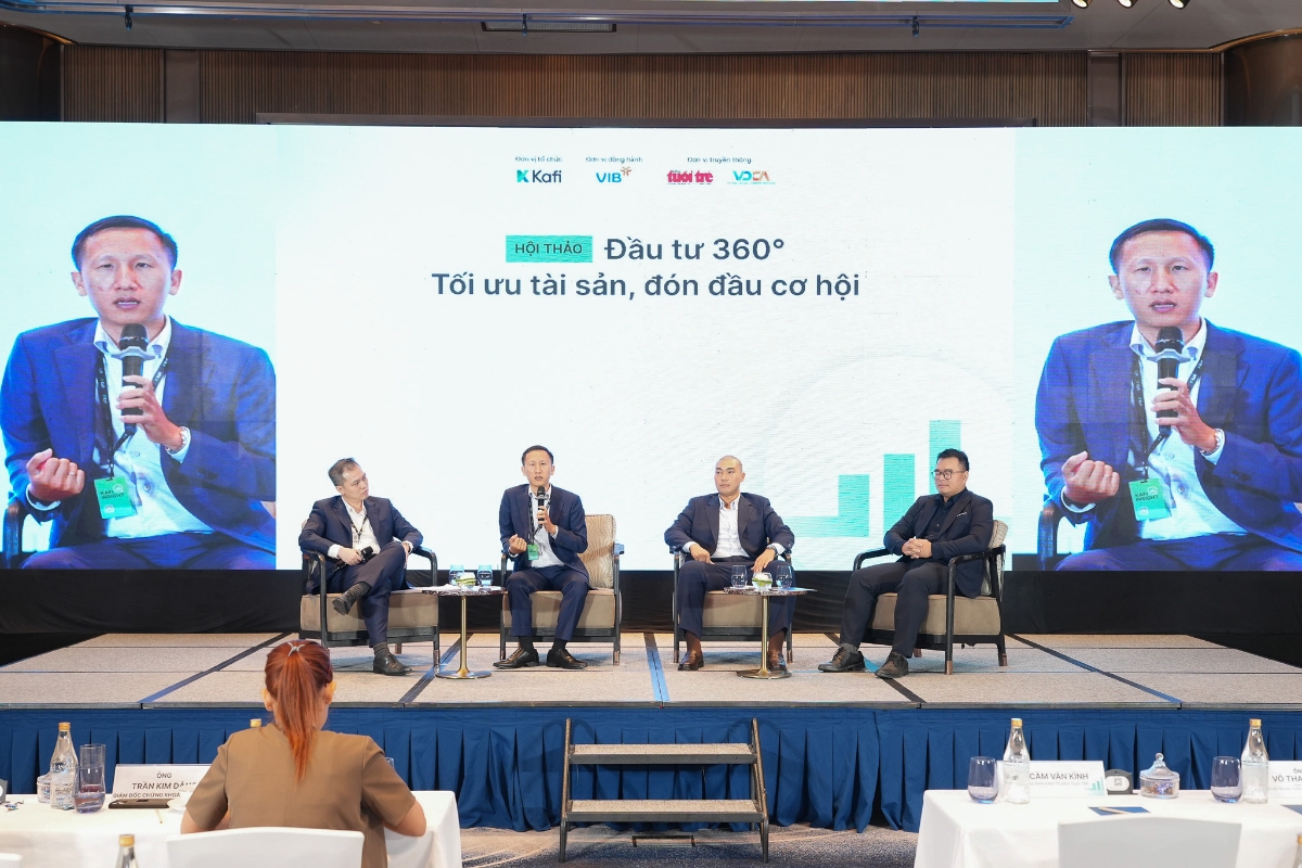 Các diễn giả, chuyên gia tại hội thảo Kafi Insight 2025 với chủ đề “Đầu tư 360° – Tối ưu tài sản, đón đầu cơ hội”, ngày 18/10.