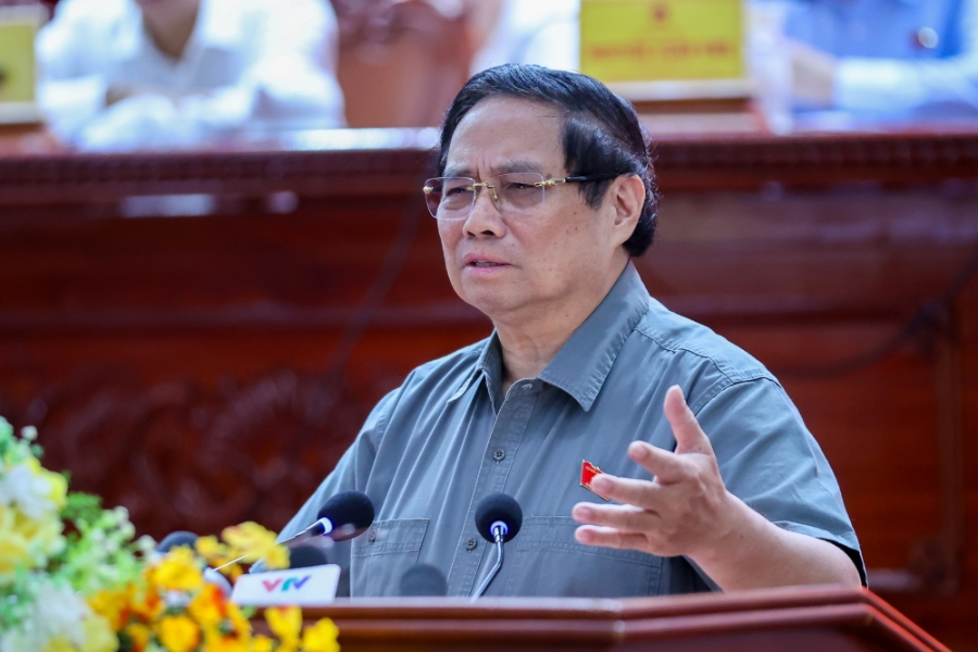 Thủ tướng ghi nhận, biểu dương nỗ lực của Đảng bộ, chính quyền và nhân dân thành phố Cần Thơ trong việc góp phần ổn định kinh tế vĩ mô - Ảnh: VGP/Nhật Bắc.