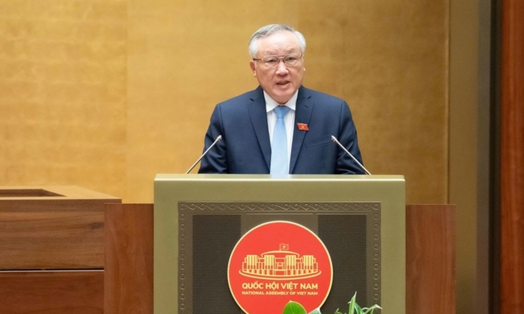 Phó Thủ tướng Thường trực Chính phủ Nguyễn Hòa Bình trình bày báo cáo của Chính phủ. Ảnh: ĐBND