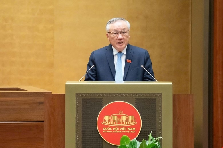 Phó Thủ tướng Thường trực Chính phủ Nguyễn Hòa Bình trình bày báo cáo của Chính phủ. Ảnh: ĐBND
