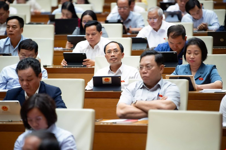 Các đại biểu Quốc hội tại phiên họp Kỳ họp thứ 10, Quốc hội khoá XV. Ảnh: Quốc Hội