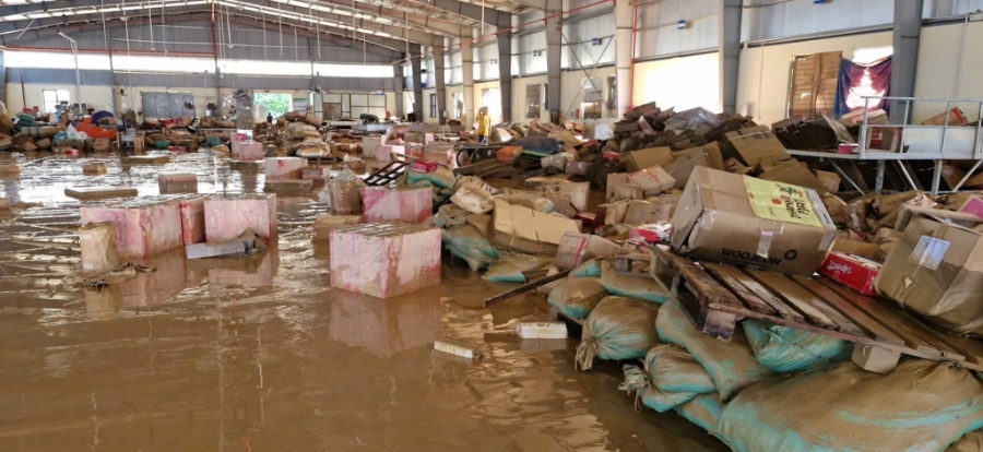 Kho hàng của Hợp tác xã Miến Việt Cường bị thiệt hại nặng nề do bão lũ
