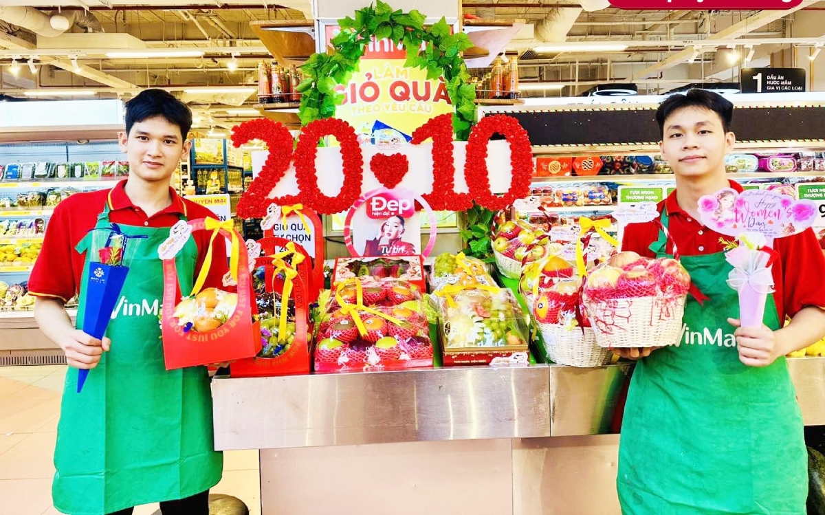 Những chương trình ưu đãi mua sắm dịp này chủ yếu hướng đến phái đẹp.