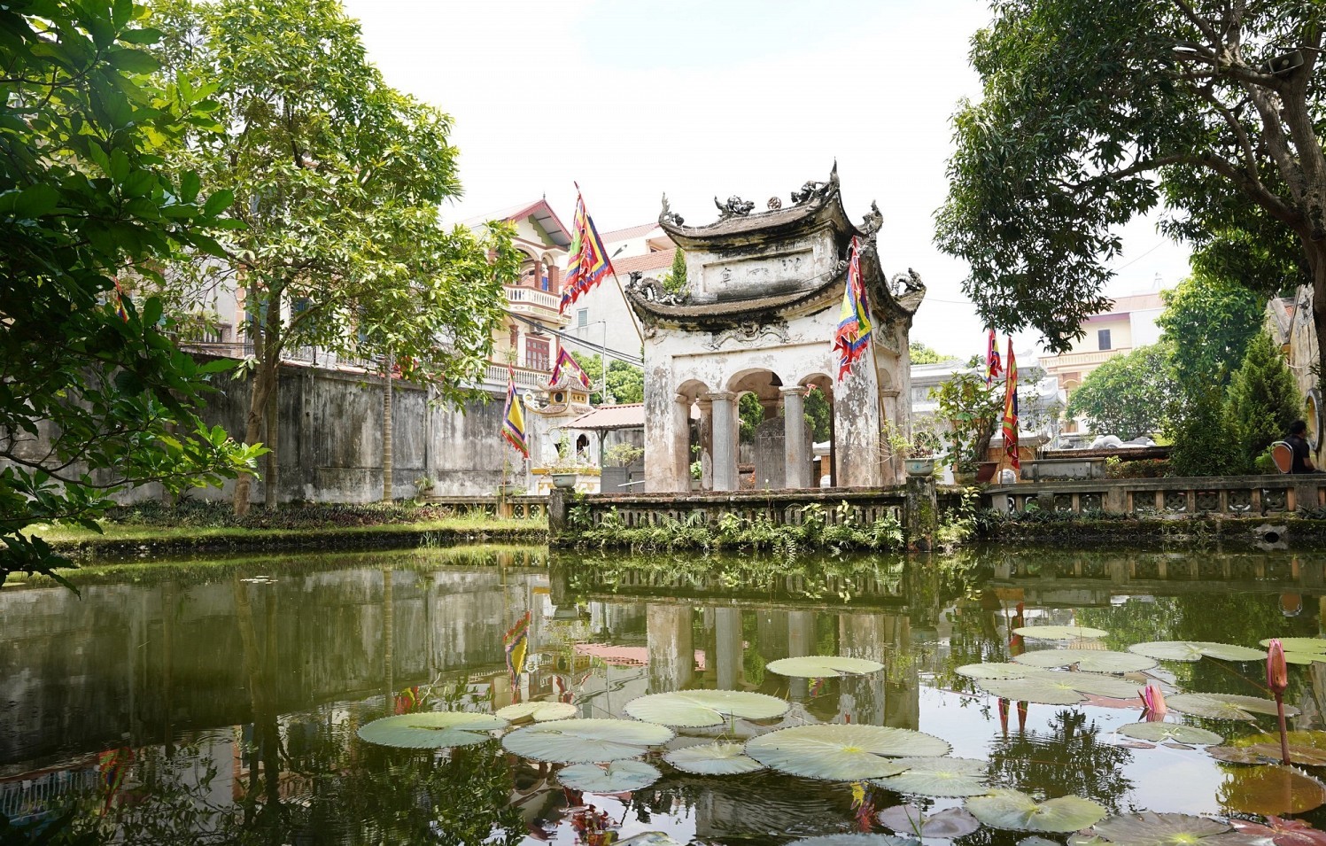Những dấu ấn mạnh mẽ của bộ thơ văn “Cổ Kim Truyền lục” còn được lưu trữ khá trọn vẹn cho thấy sự quan tâm cũng như đầu tư hết mức của di tích đền thờ Thái úy Tô Hiến Thành.