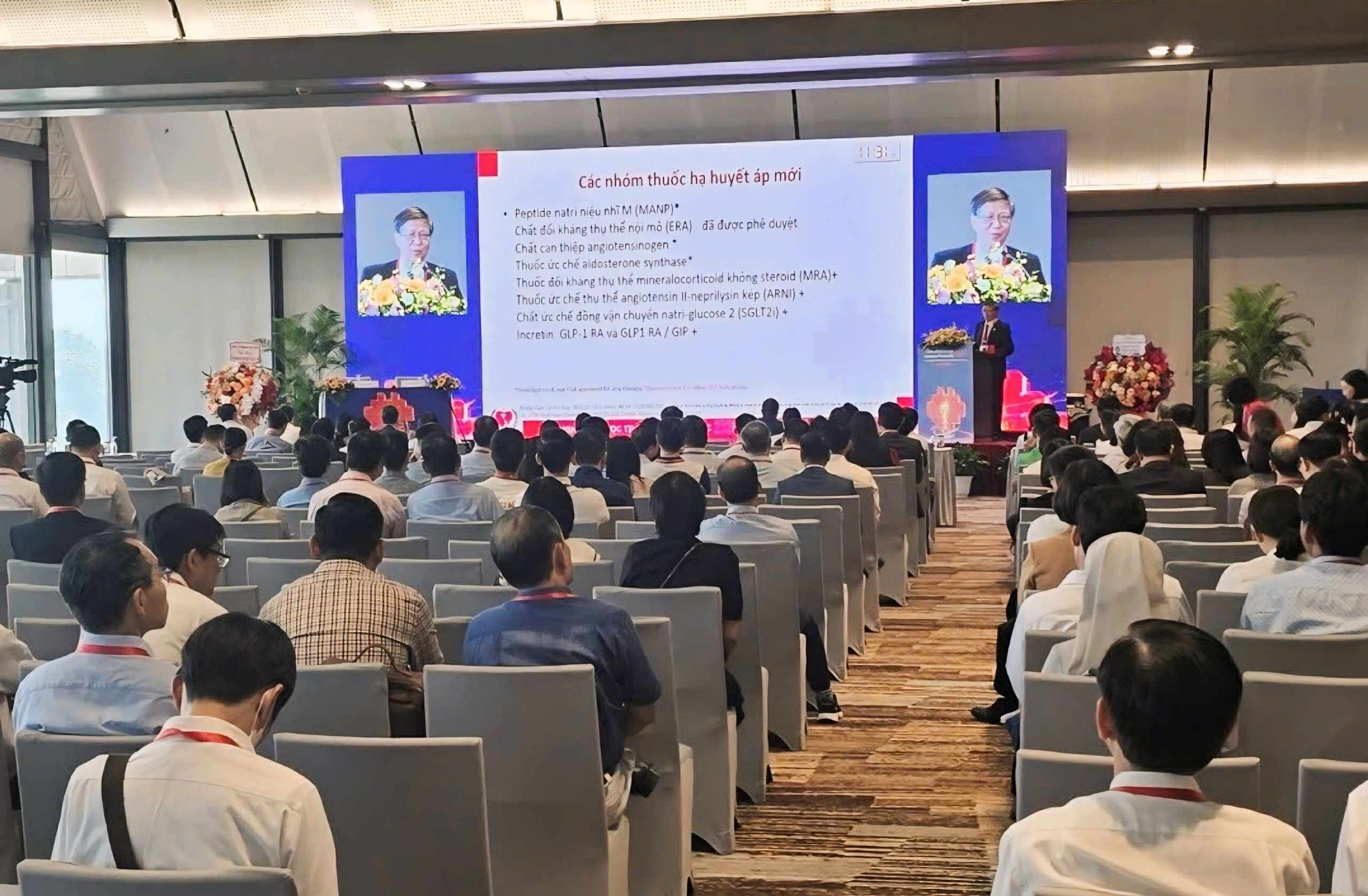 Tăng huyết áp là yếu tố nguy cơ quan trọng nhất dẫn đến các bệnh lý tim mạch.