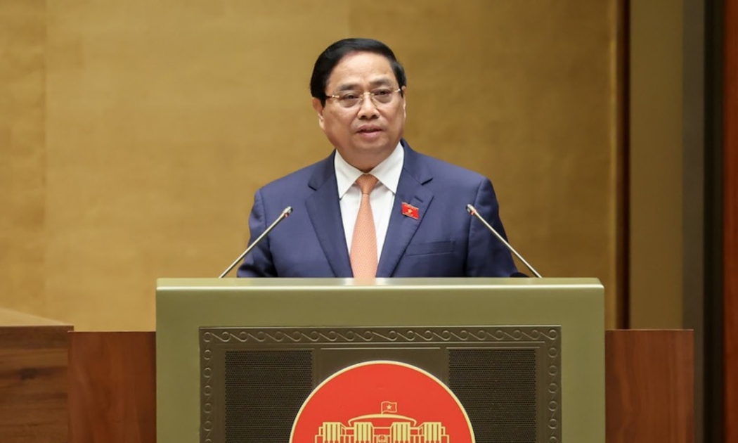 Thủ tướng Chính phủ Phạm Minh Chính trình bày Báo cáo tóm tắt kết quả thực hiện Kế hoạch phát triển kinh tế - xã hội năm 2025 và 5 năm 2021 - 2025; dự kiến kế hoạch phát triển kinh tế - xã hội năm 2026 - Ảnh: VGP.