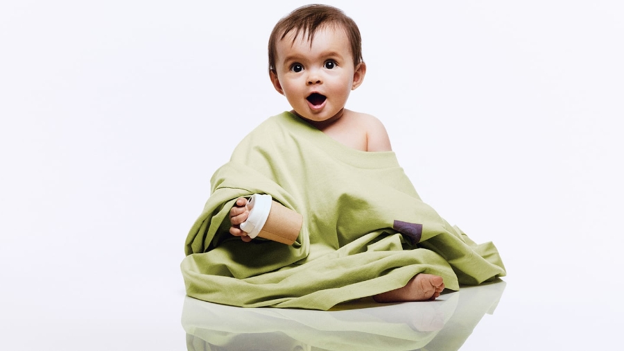  Em bé thuộc Thế hệ Beta xuất hiện trên trang bìa số mới nhất của tạp chí i-D.
