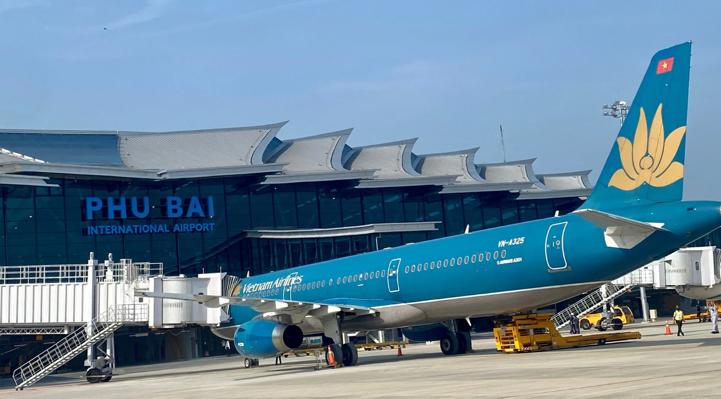 Cảng hàng không quốc tế Phú Bài.