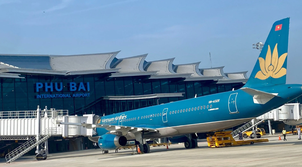 Cảng hàng không quốc tế Phú Bài.