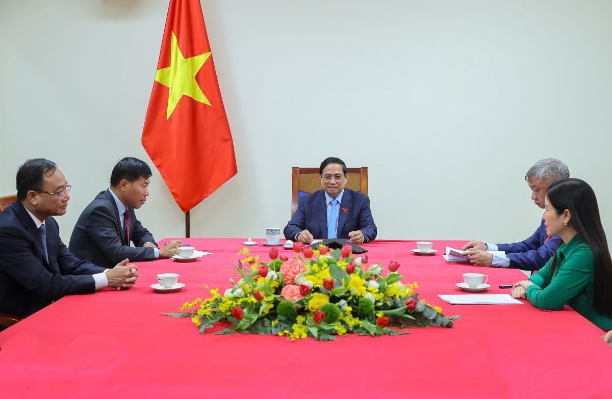 Thủ tướng Chính phủ Phạm Minh Chính điện đàm với Thủ tướng Thái Lan Anutin Charnvirakul. Ảnh: VGP