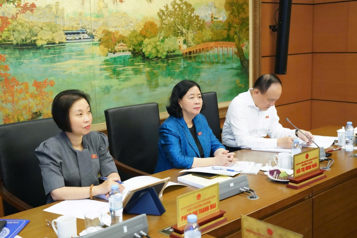 Đại biểu Quốc hội Thành phố Hà Nội tham dự phiên thảo luận. Ảnh: Quốc Hội